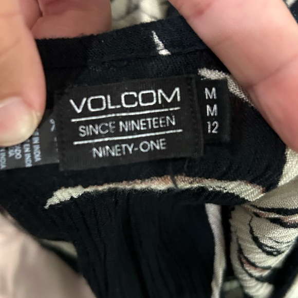 Volcom black floral palm tree beach dress. Size Medium - Picture 5 of 5